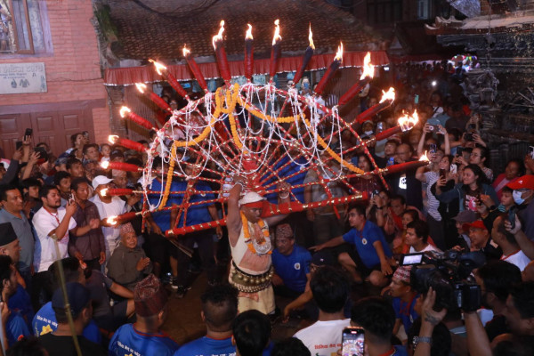 जिब्रो छेडेर महाद्वीप बोकी पार गरे ‘मध्यपुरथिमि–भक्तपुरसम्मको यात्रा’