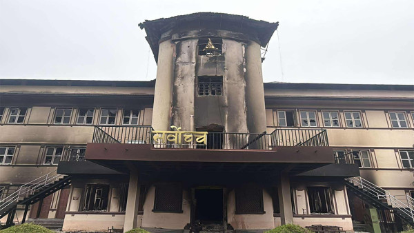 संसद् पुनःस्थापनाको मागका रिटमा सरकारलाई कारण देखाऊ आदेश