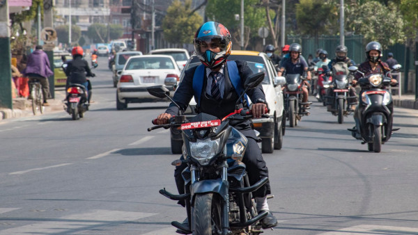 ध्वनि प्रदूषण नियन्त्रण गर्न ट्राफिक प्रहरीको विशेष अभियान सुरु