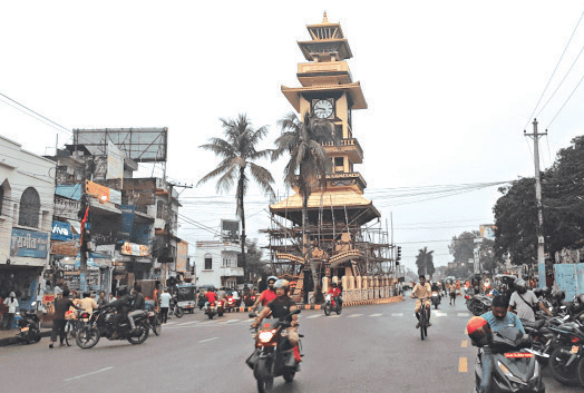 वीरगंजको जनजीवन सामान्य बन्दै