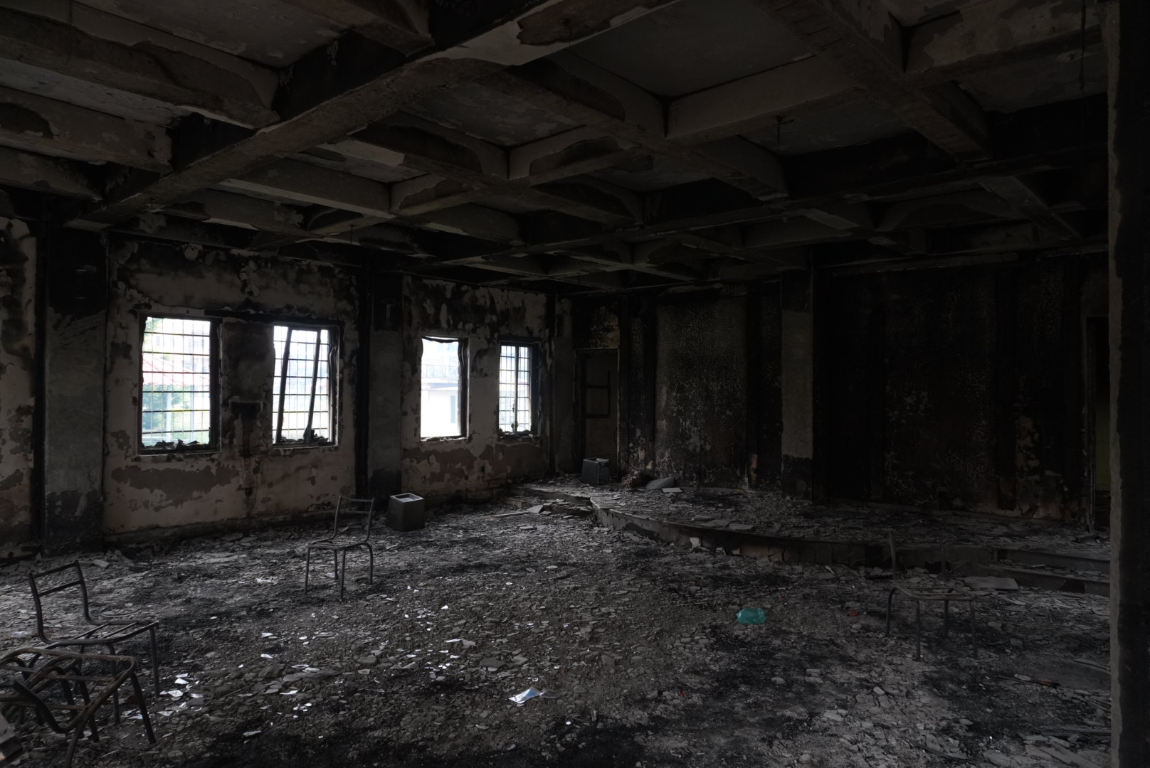 खण्डहर बनेका प्रमुख राजनीतिक दलका मुख्यालय