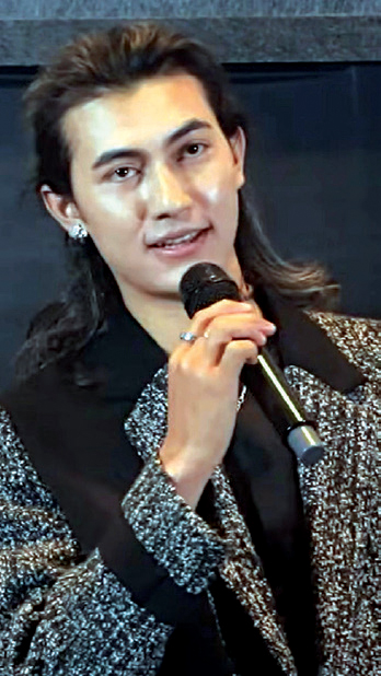 गायनबाट अभिनयतर्फ समीर