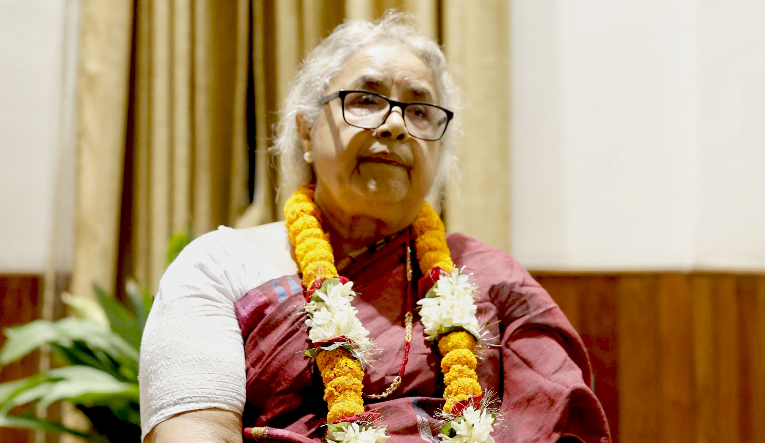 मुख्य विषय ओझेल नपरोस्