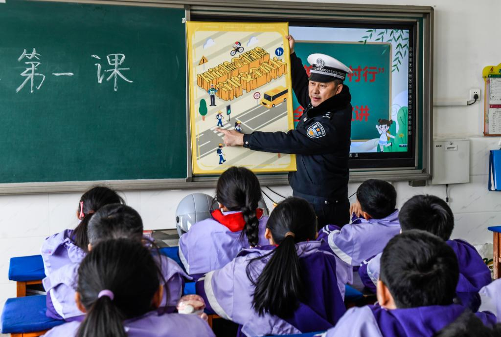 चीनको दुईखुट्टे अभ्यास : नेपालले के सिक्ने?