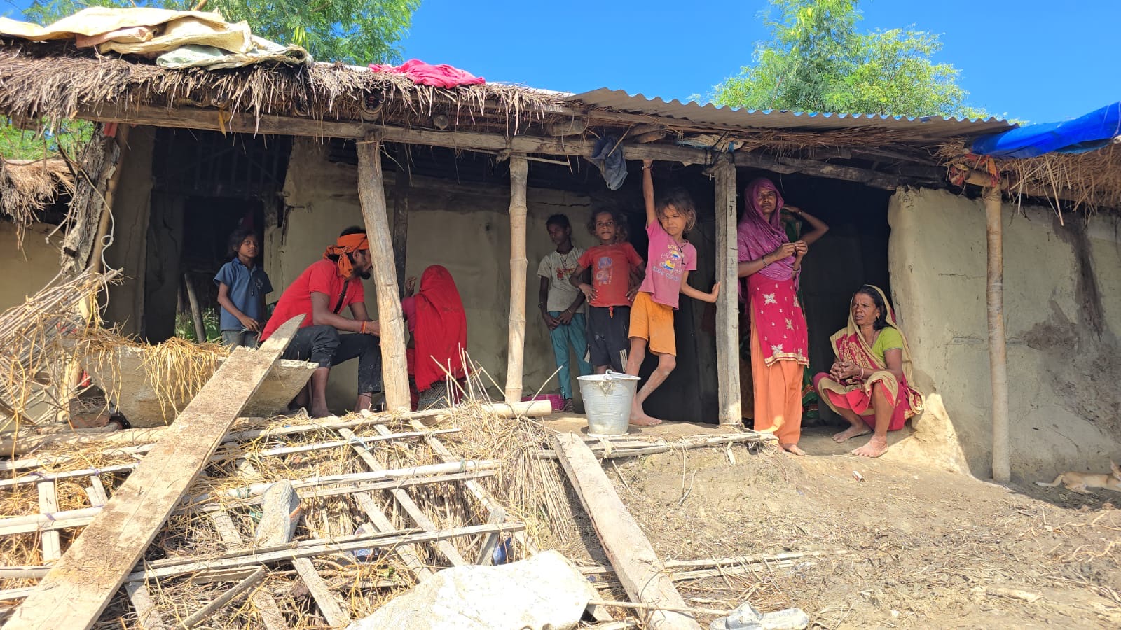 सामान्य विवादले ठूलो रुप लिँदा दलित बस्तीमा तोडफोड र लुटपाट