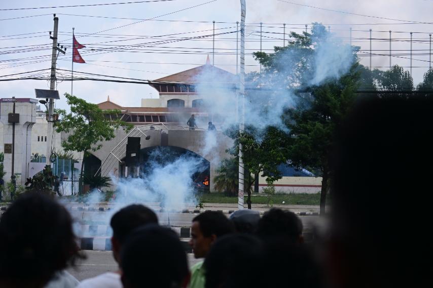 चौध प्रदर्शनकारीको मृत्यु, घाइतेको विभिन्न अस्पतालमा उपचार हुँदै