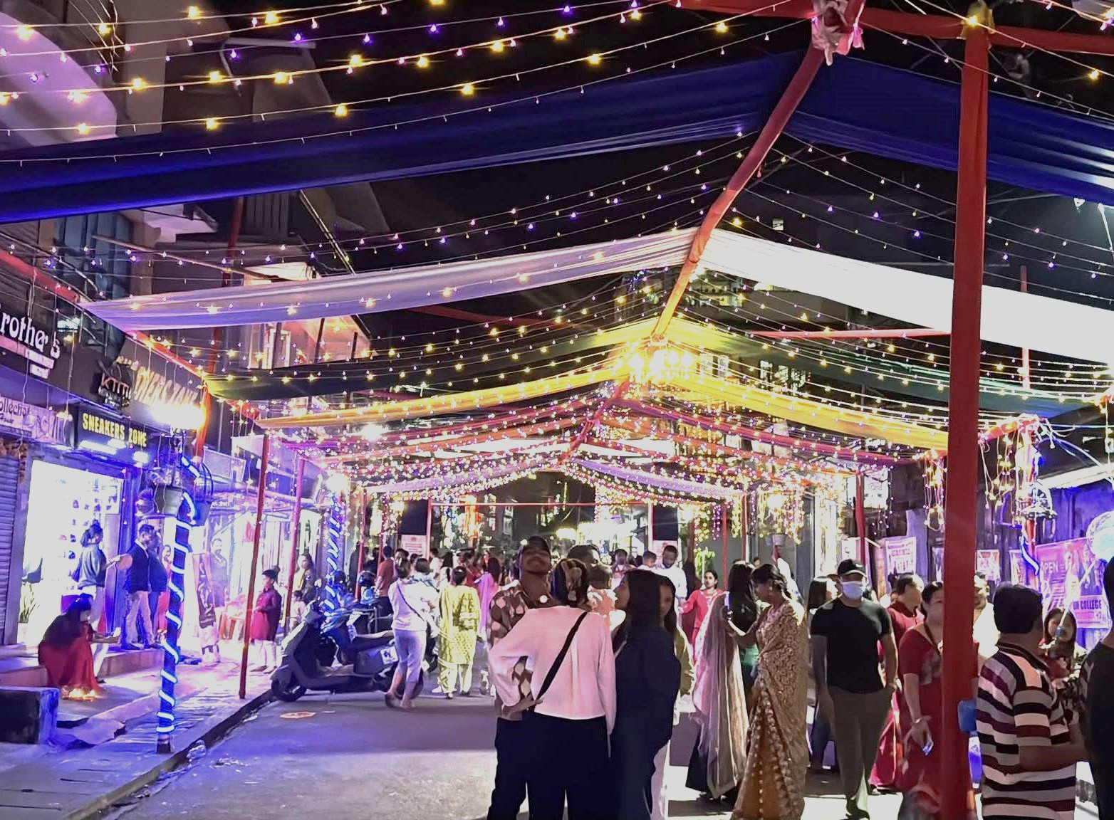 झिलिमिली बत्तीले चम्किएको धरान